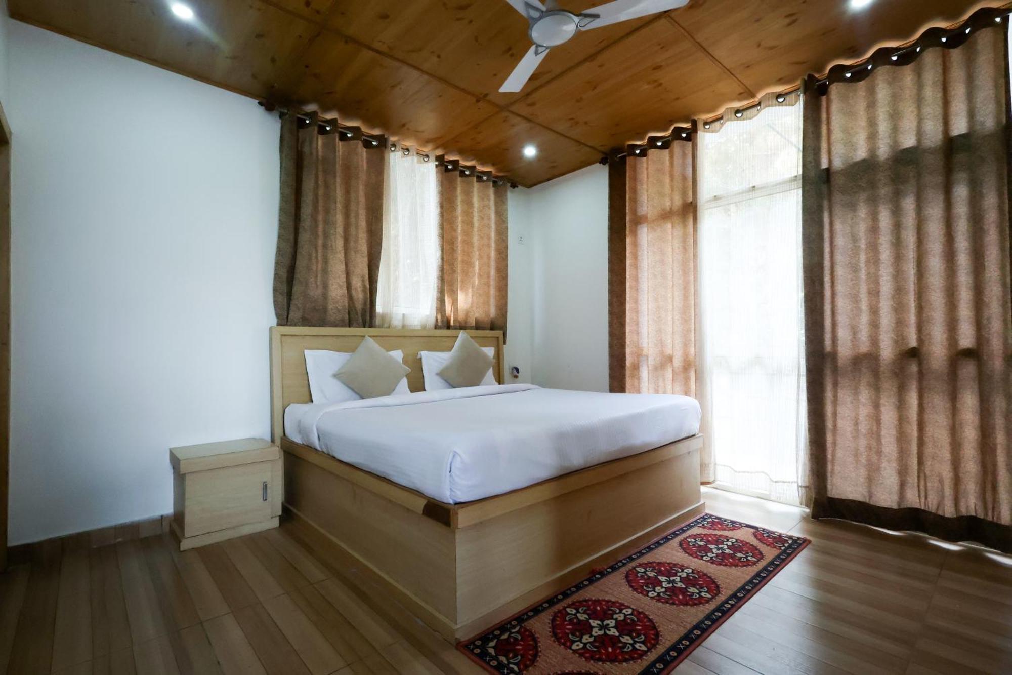 Cozy Heavenn 2Bhk I Kasauli I Mountain View 93O68I282O Lägenhet Exteriör bild