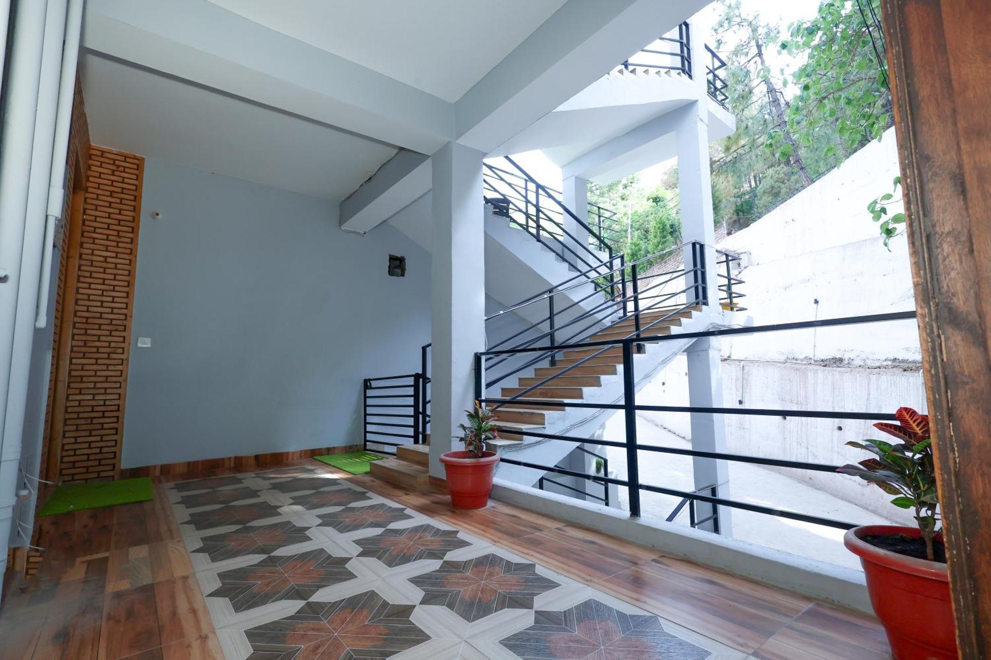 Cozy Heavenn 2Bhk I Kasauli I Mountain View 93O68I282O Lägenhet Exteriör bild