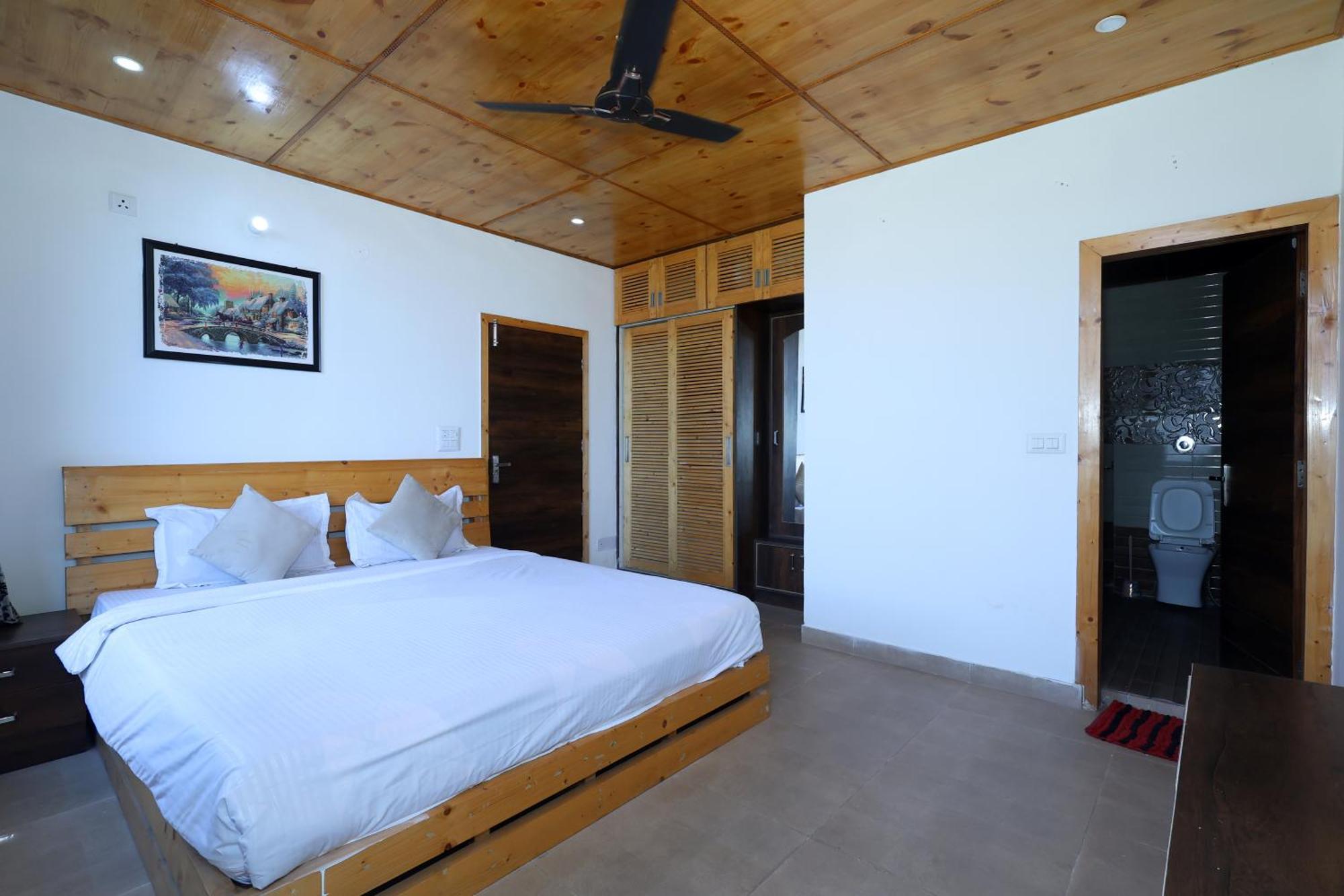 Cozy Heavenn 2Bhk I Kasauli I Mountain View 93O68I282O Lägenhet Exteriör bild