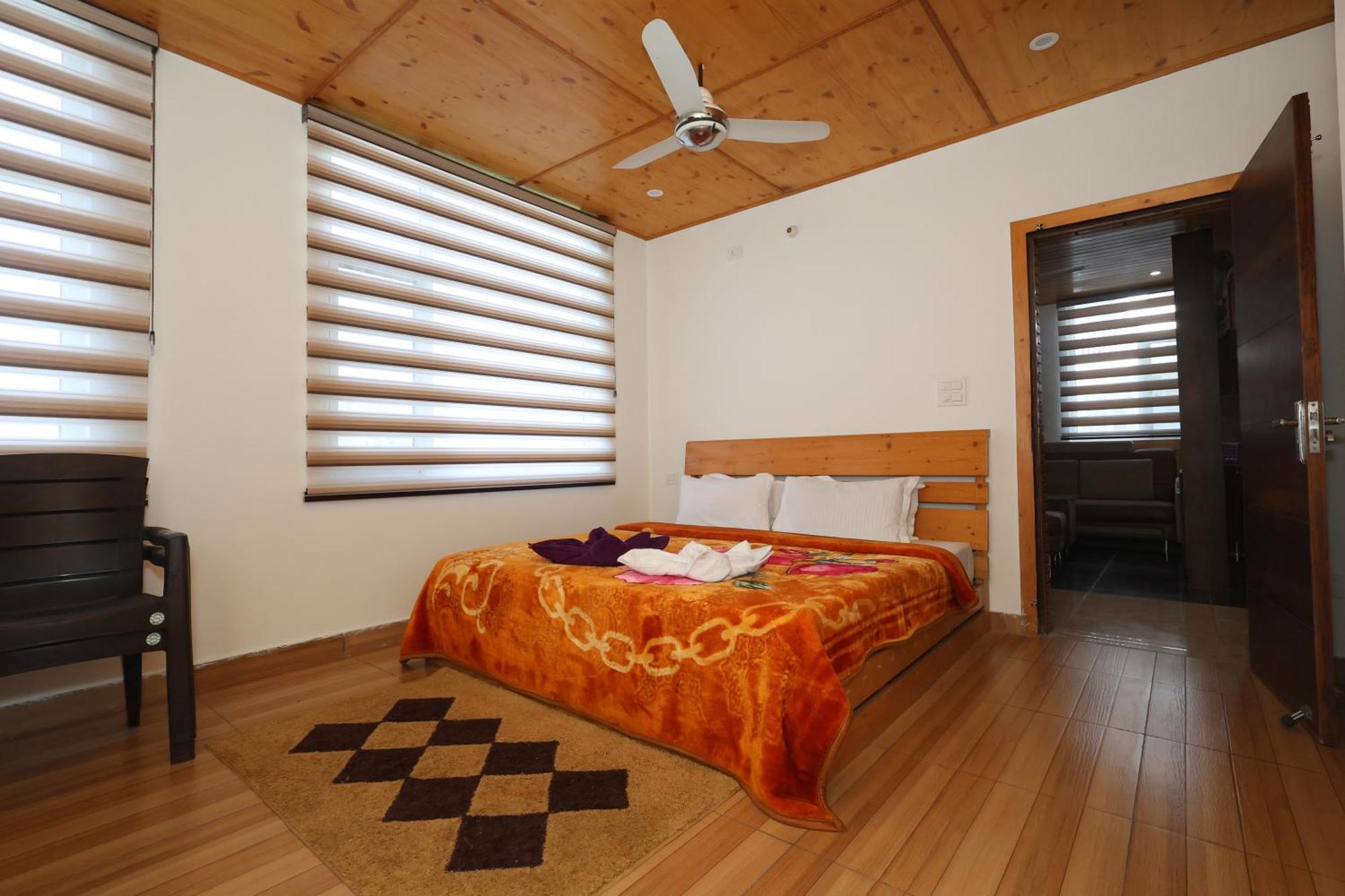 Cozy Heavenn 2Bhk I Kasauli I Mountain View 93O68I282O Lägenhet Exteriör bild