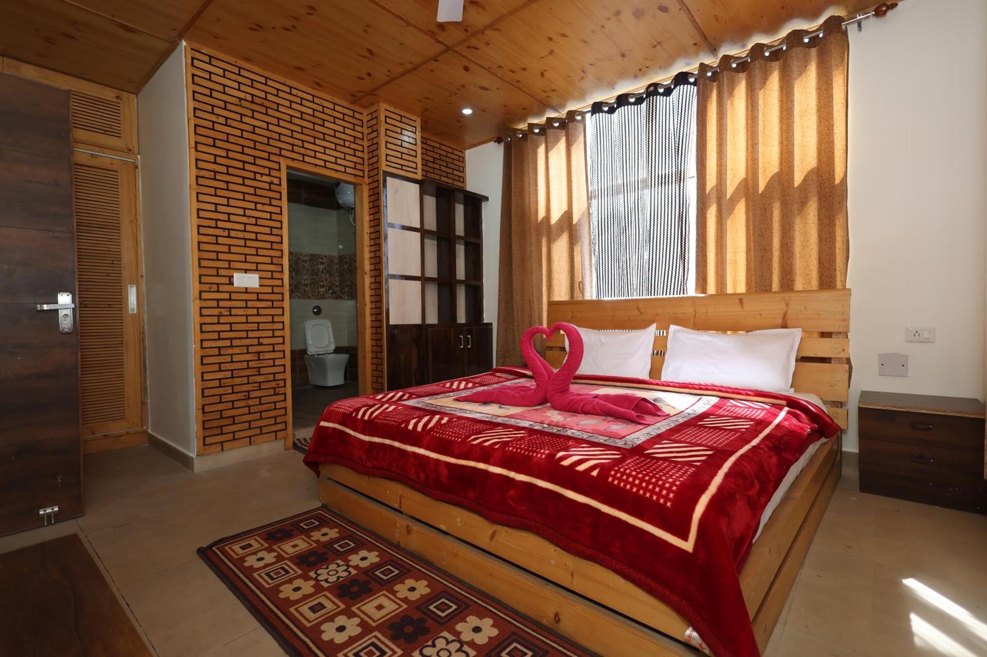 Cozy Heavenn 2Bhk I Kasauli I Mountain View 93O68I282O Lägenhet Exteriör bild